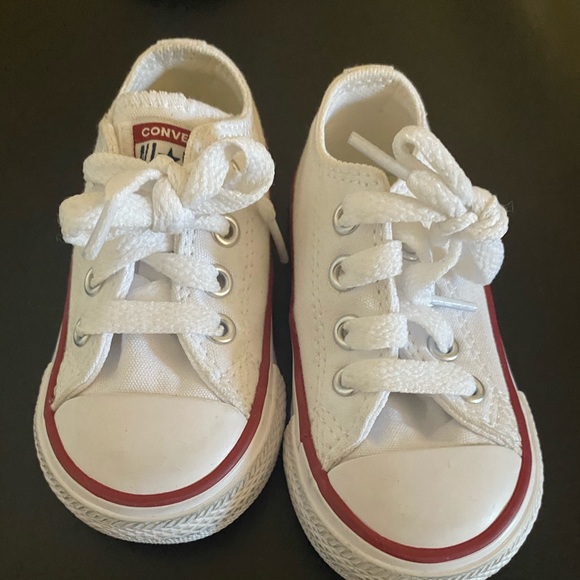 Toddler converse shoes - Picture 1 of 3
